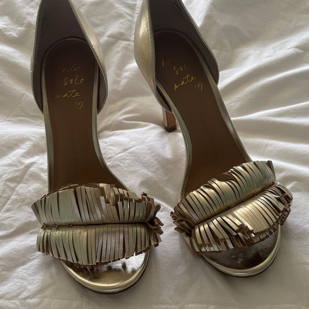 Banana Republic Elegant Metallic Fringe Heels
